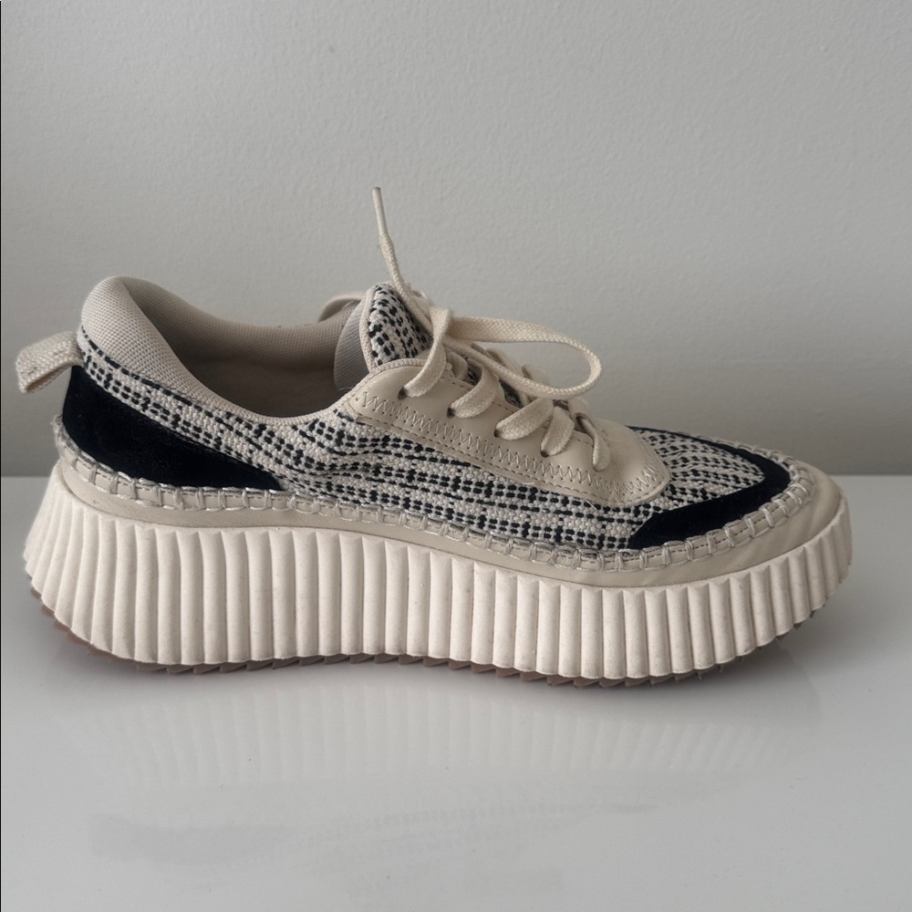 Dolce Vita Dolen Cream and Black Casual Shoes 7.5/8 - Picture 4 of 8